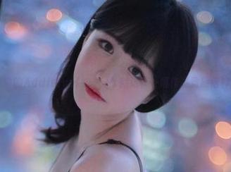 夜景中的Addielyn(에디린)：就这样一幅作品竟能这样随意
