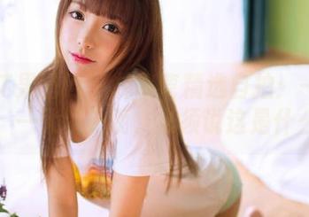 GIRLT果团网 – 林弯弯精选自拍：一小步自拍，一大步…呃，必须说这是什么啊？