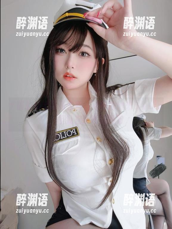 K酱的泳装高清套图，有种冲动想Divein，但我在屏幕后面啊