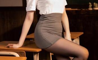 教室禁忌与高清资源的完美交融，Leah梓未真会玩
