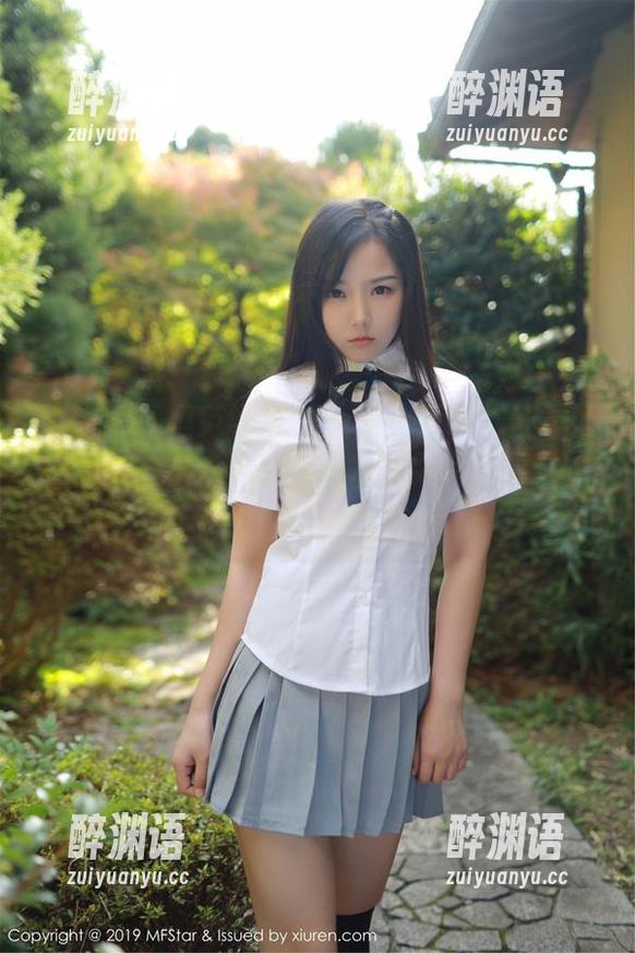 MFStar模范学院 - 免费，下载？都不如你眼中的那抹色彩来得真实——SiByl李思宁的内衣之旅。