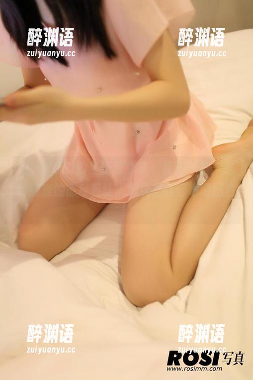 看，ROSI的最新写真集“夏天”里，这种随意的态度竟让人想要把自己也晒出去！