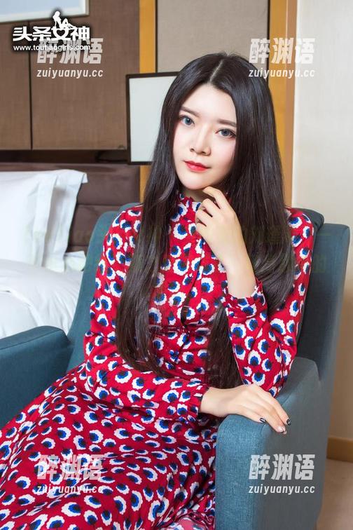 TouTiao头条女神 - 美图里的刘瑾希，一不小心把维纳斯之爱演成了一场高颜值的戏码。
