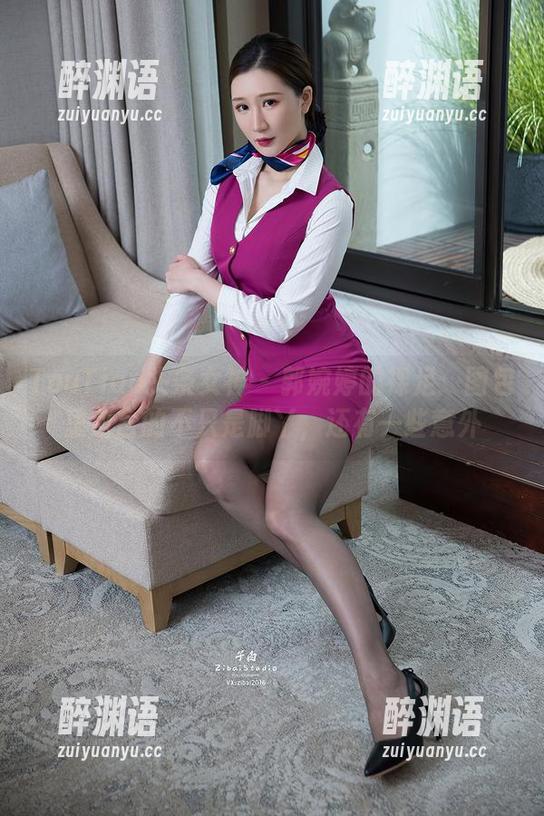TouTiao头条女神 - 郭婉婷的裸足：图包里包含的不只是脚丫，还有一些意外