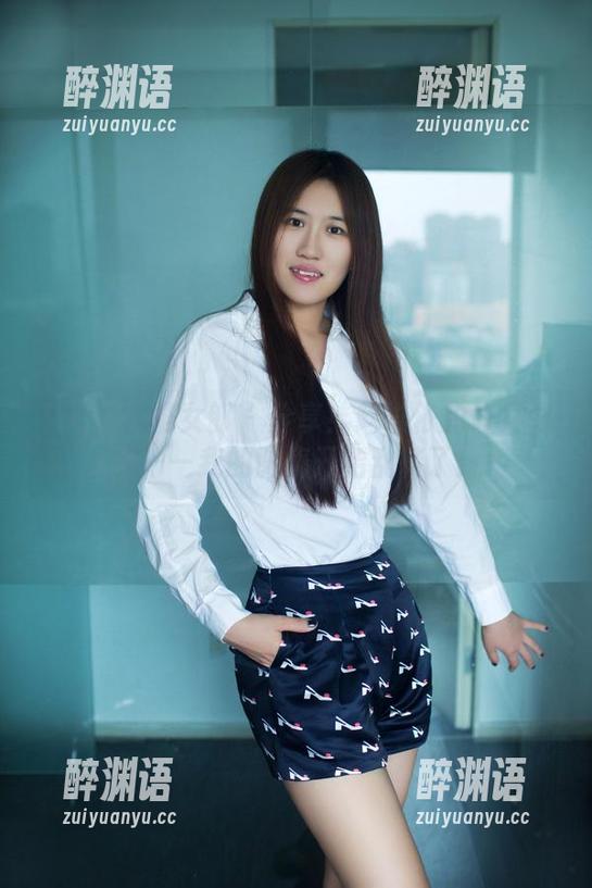 TuiGirl推女郎 - 分享！赵惟依的修女图集——我的脑壳开始乱转了！