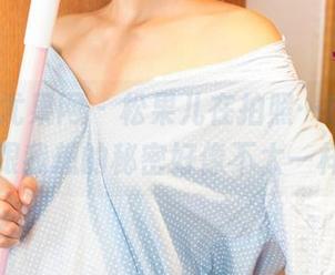 UGirls尤果网 – 松果儿在拍照…咦，这美图跟我想的秘密好像不太一样？