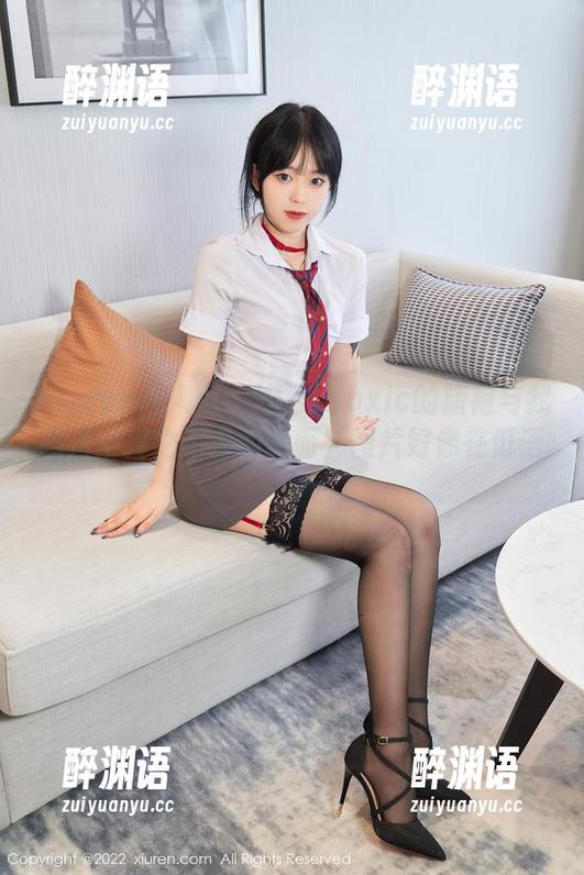 Xiuren秀人网 - 妲己_toxic的旗袍与我脑海中挥之不去的画面，图片好像在低语。