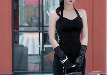 Xiuren秀人网 – 沐言yanyan睡衣写真，或许逃离外面一阵子也没那么坏，想起安全感的暖意