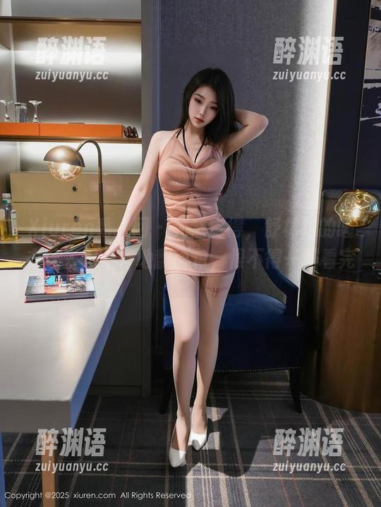 Xiuren秀人网 - 突然觉得，舒林培的睡衣让人想不停地翻图包，恨不得一图看完。