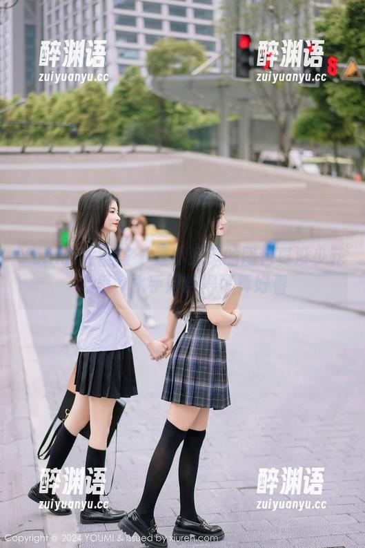 YouMi尤蜜荟 - 是小逗逗的图包真没少花心思，水手服穿得可真好看