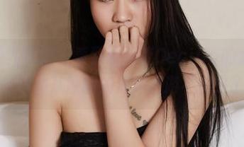 YouWu尤物馆 – 看到陆萱萱Cecilia的水手服，我的眼神从原图的海洋里游不过来了。