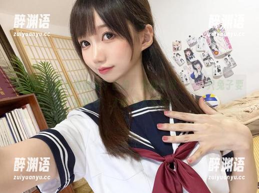 nagesa魔物喵的兔子自拍，仿佛在说：‘一只兔子要有些色，才能成为星星！’