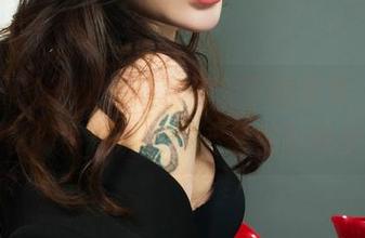 丽柜 – 兔子又来分享月光下的写真，双生花似乎在诉说虐恋柔情的秘辛