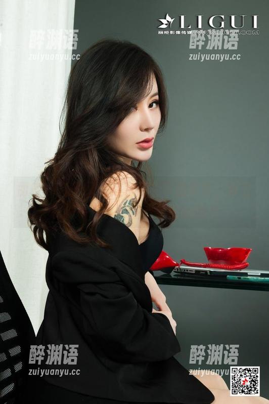 丽柜 - 兔子又来分享月光下的写真，双生花似乎在诉说虐恋柔情的秘辛