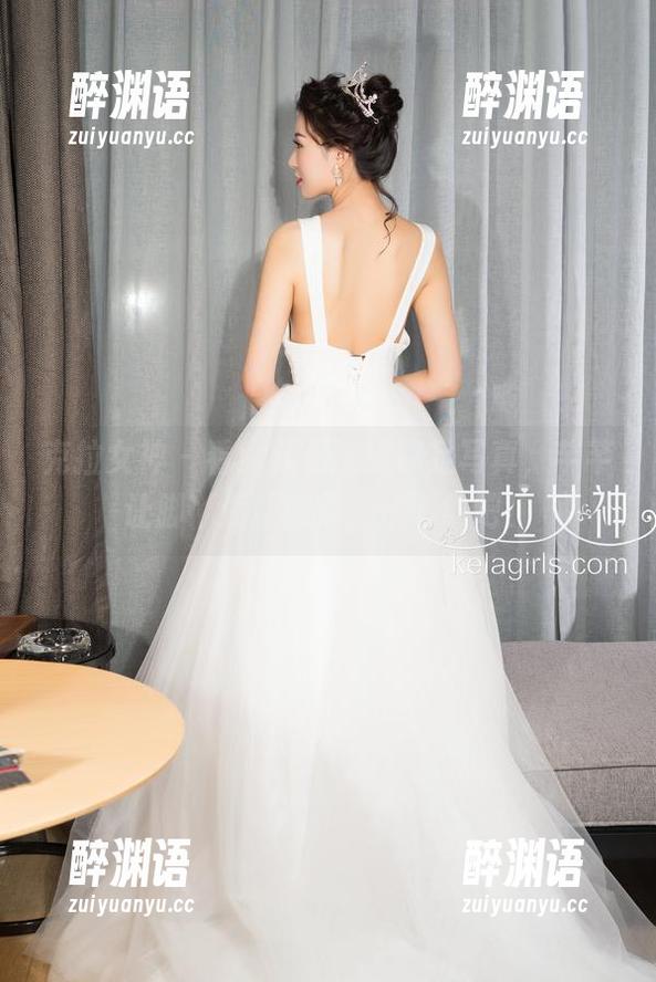 克拉女神 - 看！就是这组裸足写真，芊芊让脚丫质量翻倍，快下载吧！