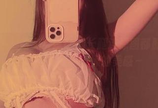 微密圈 – 为啥兔宝妮to的长腿连原图都那么重要？写真里有时偷懒的美感～