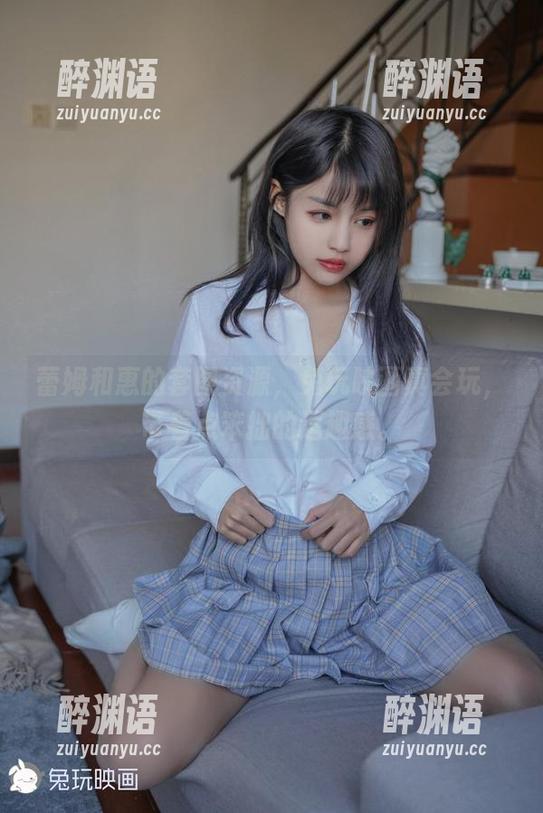 蕾姆和惠的套图资源，兔玩映画真会玩，带着点笨拙的逗趣感。