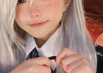 只要有自拍和壁纸，六二二同学就能把日常变为写真，这画面…太怪了点吧！