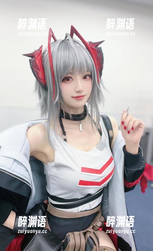 妈呀，千阳快起床的可畏半身cos是要火的节奏啊，照片里的每个细节都在说故事？