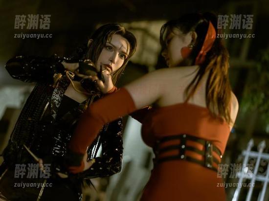 夏小秋秋秋说：日记cos更新没问题，关键是不要被我邻居看到！
