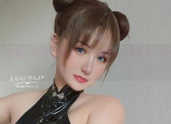 分享原图：夏鸽鸽不想起床的自拍，一言不合就给你个“俏皮”Pose！