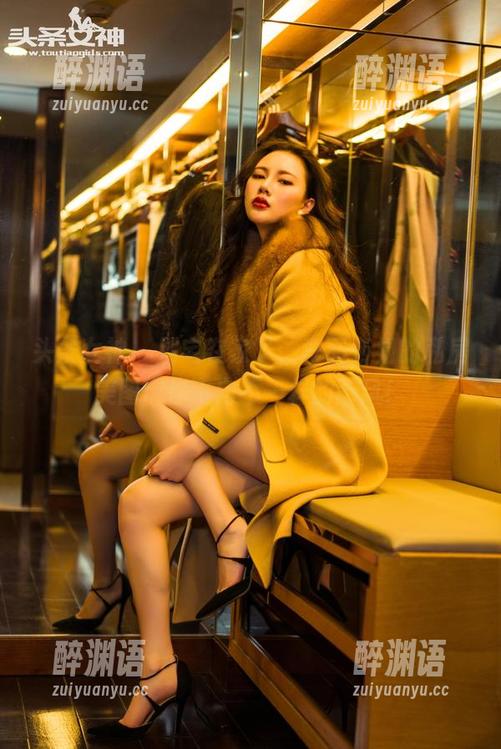 头条女神 - 别宅在家了，李丽莎姐的私房美图带你飞向不一样的画风！