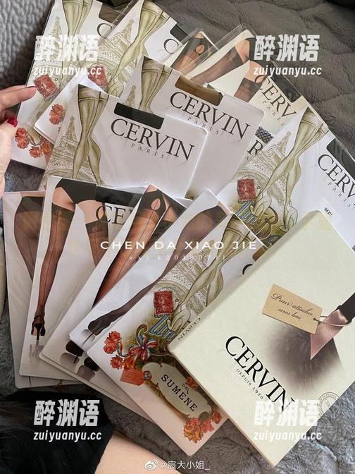 微密圈 - 浏览宸大小姐的美图精选：学姐也有不被案头所束缚的时刻！
