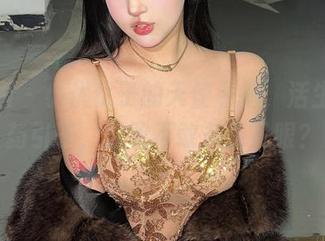 微密圈 – 小优优子的天使私拍，活生生的药引子，你敢不敢多看几眼？