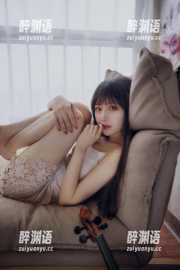小鹿鹿shika，快来更新一下！姐姐那一刻的神情，真想多瞧几眼…