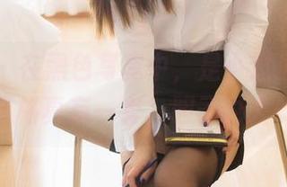 尤蜜荟 – 在黑色写真中，是小逗逗的定制风格真有一套，胆子也大…
