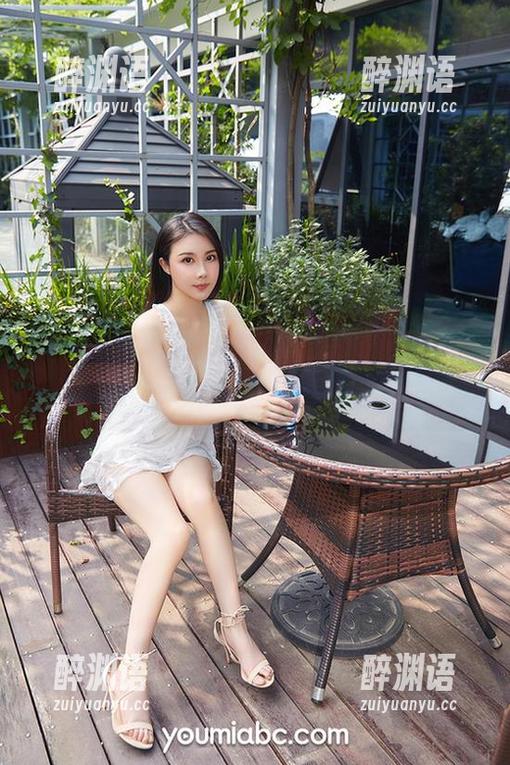 尤蜜荟 - 撸草莓的乐趣——彼得潘式的曦宝儿森林资源大公开