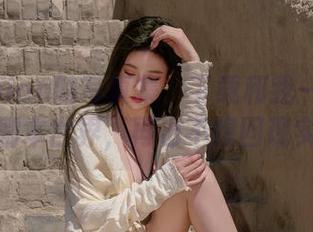年年Nnian的写真集：下载和我一起进入剧本世界，再也不想回现实
