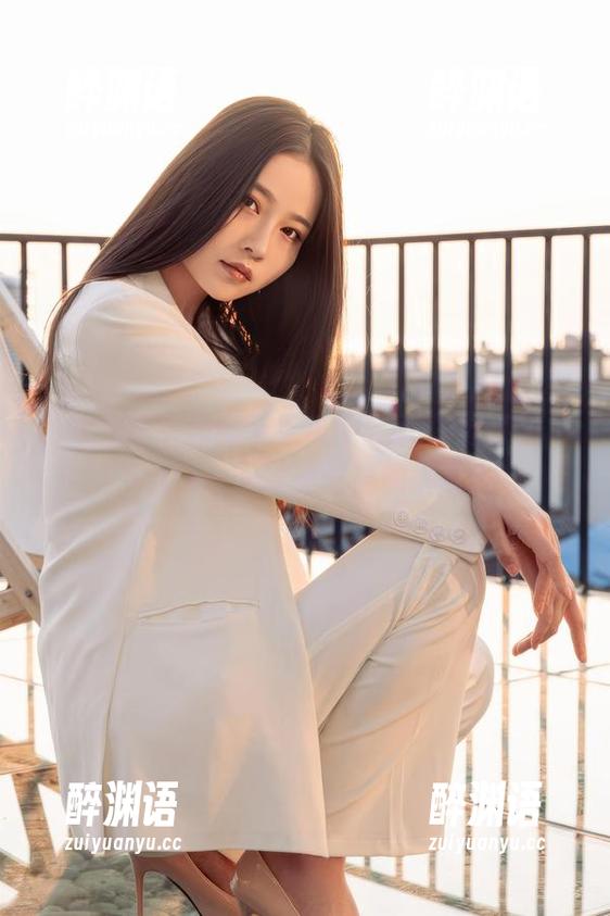 蕾丝兔宝宝深藏于年年Nnian的图库里，下载哪一只才是最萌的挑战？