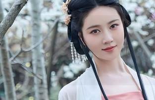 每次见到年年Nnian的春风美图，我都在想，她是不是能把所有春天的感觉都抓拍下来？