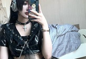 抢先体验“您的蛋蛋”的死库水图包，执手免费，共享乐趣！