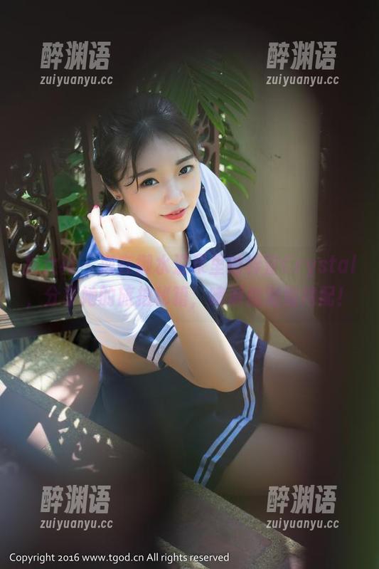 推女神 - 泡在御水温泉里的梓萱Crystal，分享她的旅拍秘籍，啤酒加泡泡绝配！