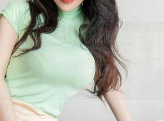 星颜社 – 一翻开赵馨悦的少女写真图册，那股青涩感裹着一种淡淡的怀旧，像是联想到曾经的无邪。