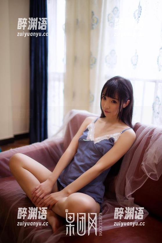 果团网 - 松果儿的泳装写真图册，水怎么样能不溅出来？