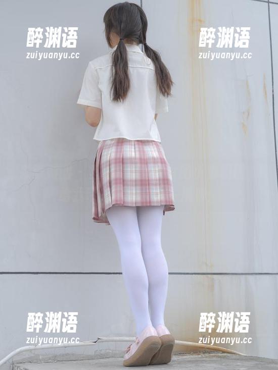 森萝财团 - 室内K白丝少女的小香原图，给我带来另一种人生规划！
