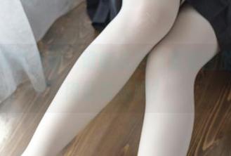 最新美图上线，谁能抗拒森萝财团的少女肉丝诱惑呢？
