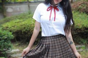 模范学院 – 原图中的婠婠么，连衣裙搭配，怎么感觉有种说不出的味道？