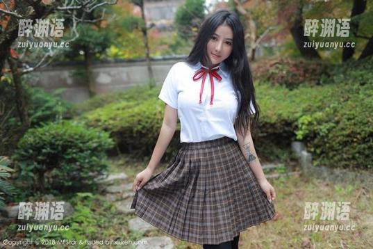 模范学院 - 原图中的婠婠么，连衣裙搭配，怎么感觉有种说不出的味道？