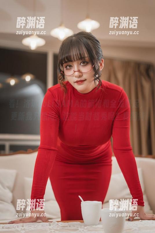 看！洛璃LoLiSAMA的旗袍和金龙腾起，更新我只想问：这能当时装秀吗？真期待！