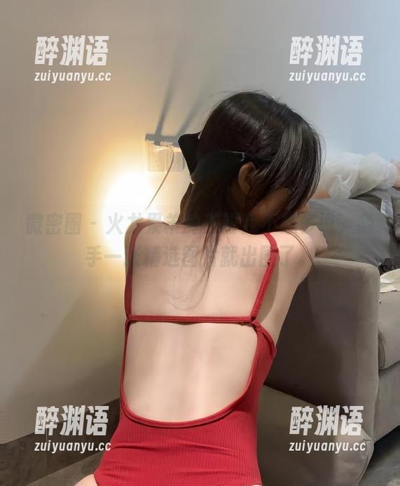 微密圈 - 火龙果羊的美脚我不想多说，随手一张精选图片就出圈了。