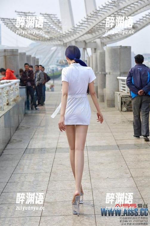 爱丝 - 欣杨的白裙套图：那裙摆随风摆动的优雅，分分钟让人想到微风中飘荡的仙女！