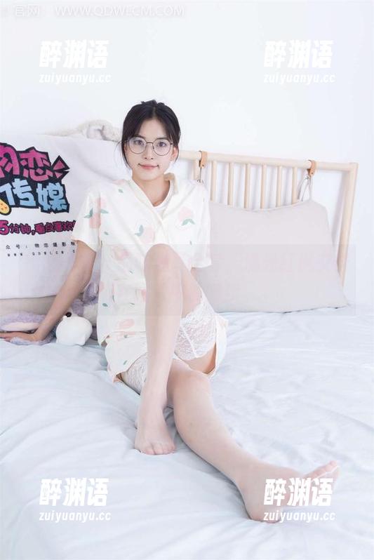 物恋传媒 - 品味猫耳全套，流光红枫交替在图片中的舞步。