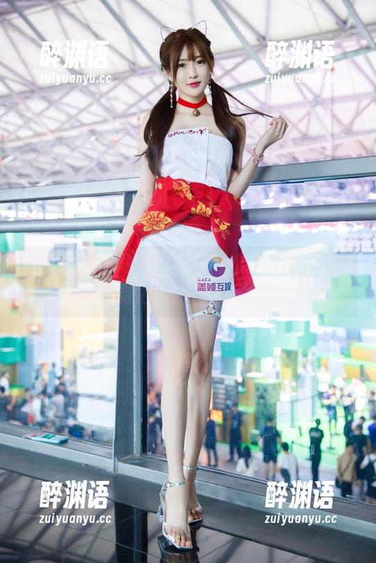 王羽杉的JK樱花，套图览废光，好像还没有把圣光请来呀。
