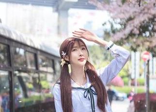 更新！王羽杉的校园套图，果然还是那种眼神藏着故事。