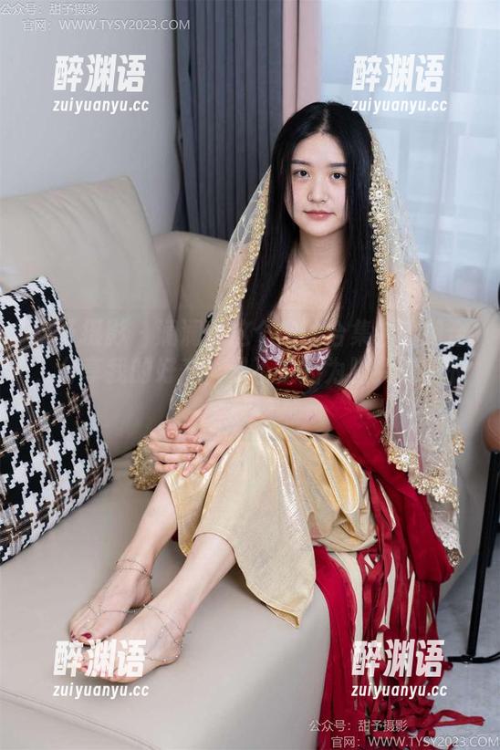 甜予摄影 - 澜澜在这个肉丝合集中的组合，分享我的好奇，是不是因为脚尖加固的效果？