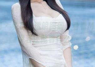 秀人网 – 免费的透明图册，看看MODEL伊若还藏着什么！